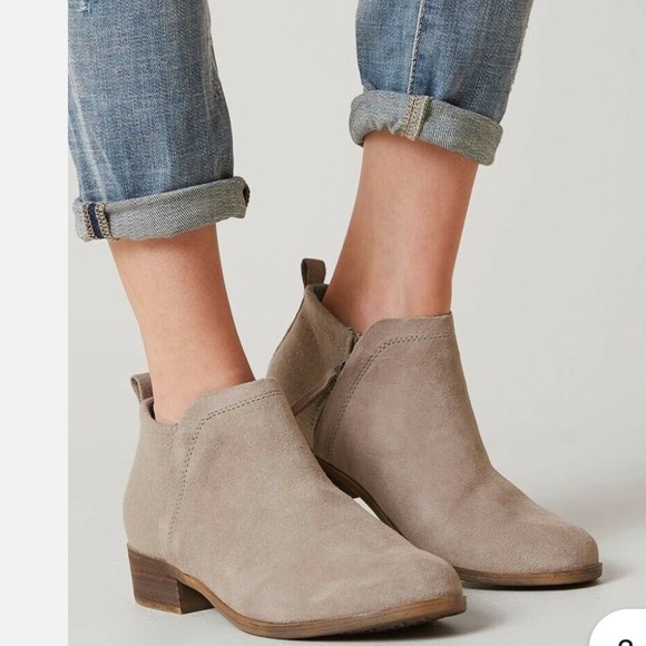 Toms Deia ankle bootie soft suede wool taupe beige block low heel zipper 6 - Picture 1 of 16